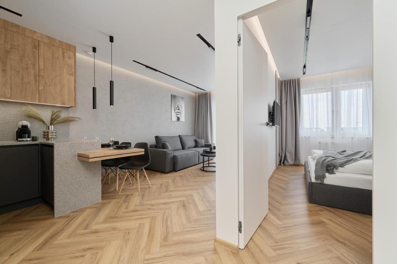 Exclusive Apartment With Balcony & Parking Wroclaw By Renters Prestige Exterior foto