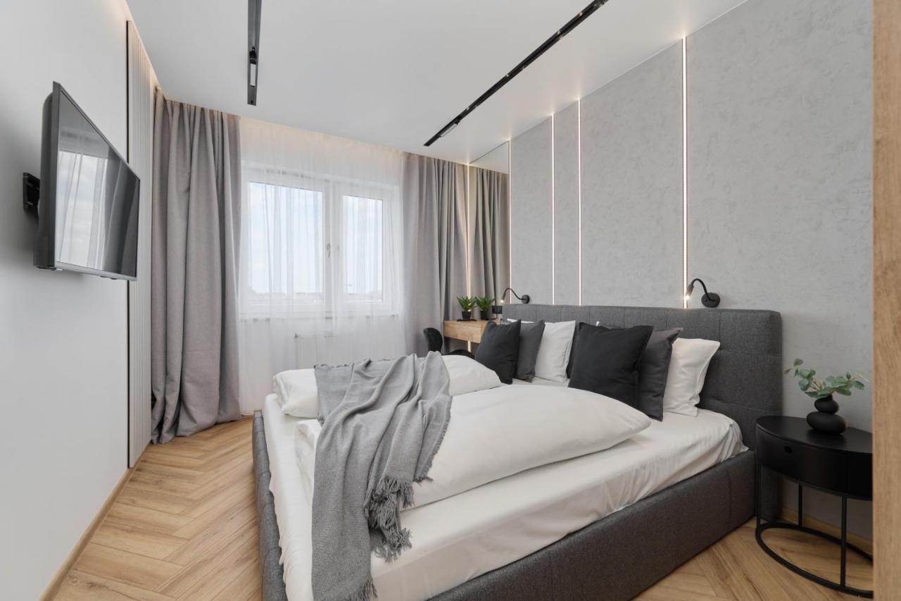 Exclusive Apartment With Balcony & Parking Wroclaw By Renters Prestige Exterior foto