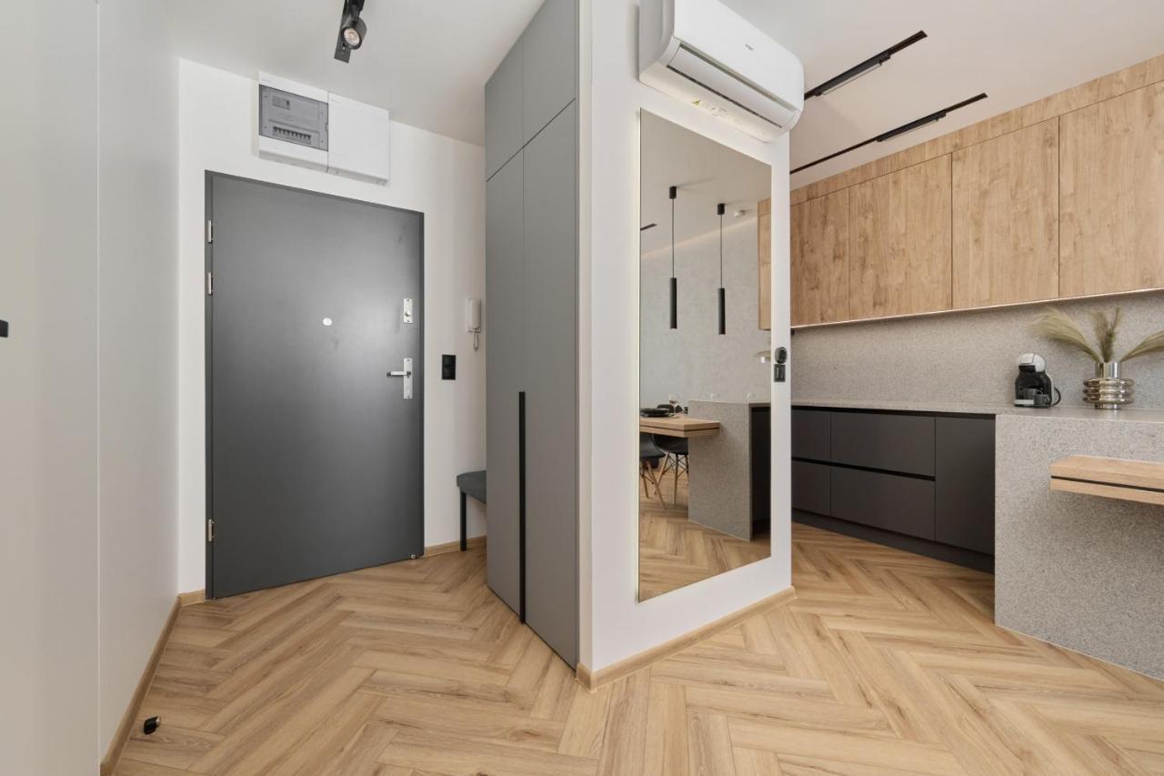 Exclusive Apartment With Balcony & Parking Wroclaw By Renters Prestige Exterior foto