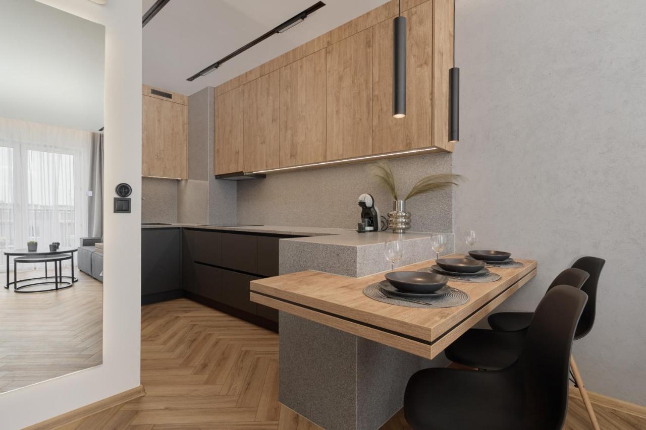 Exclusive Apartment With Balcony & Parking Wroclaw By Renters Prestige Exterior foto